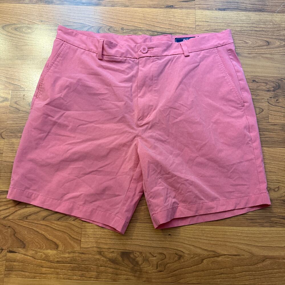 Vineyard Vines Performance Shorts - Sz 38